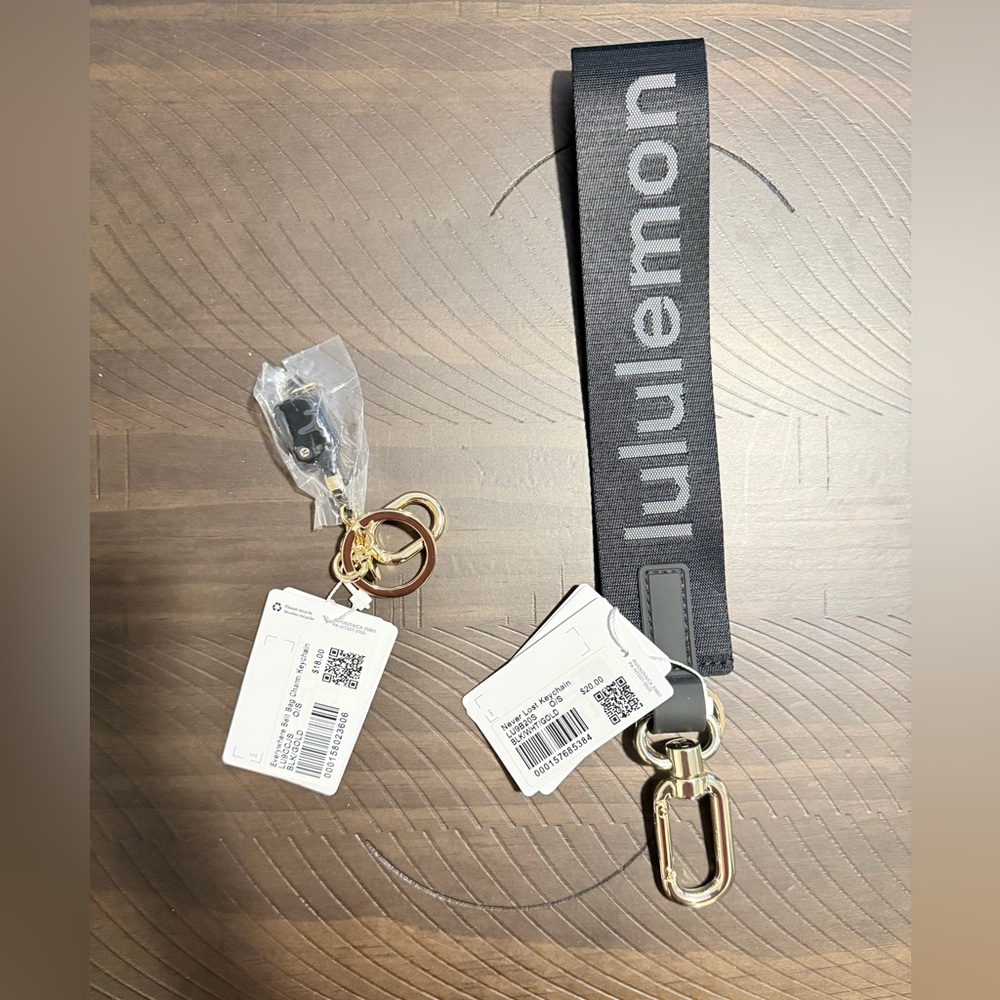 Combo Everywhere Belt Bag Charm Keychain + Never Lost Keychain (Black/Gold)
